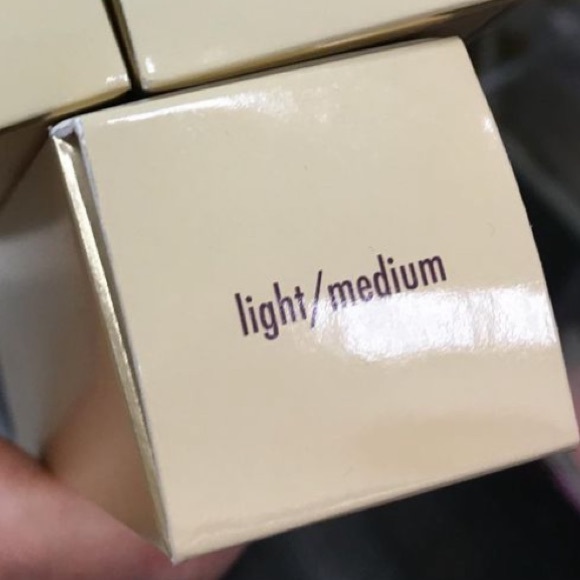 Stila In The Buff Loose Setting Powder Spray & Puff Light - Medium BNIB - Picture 15 of 16